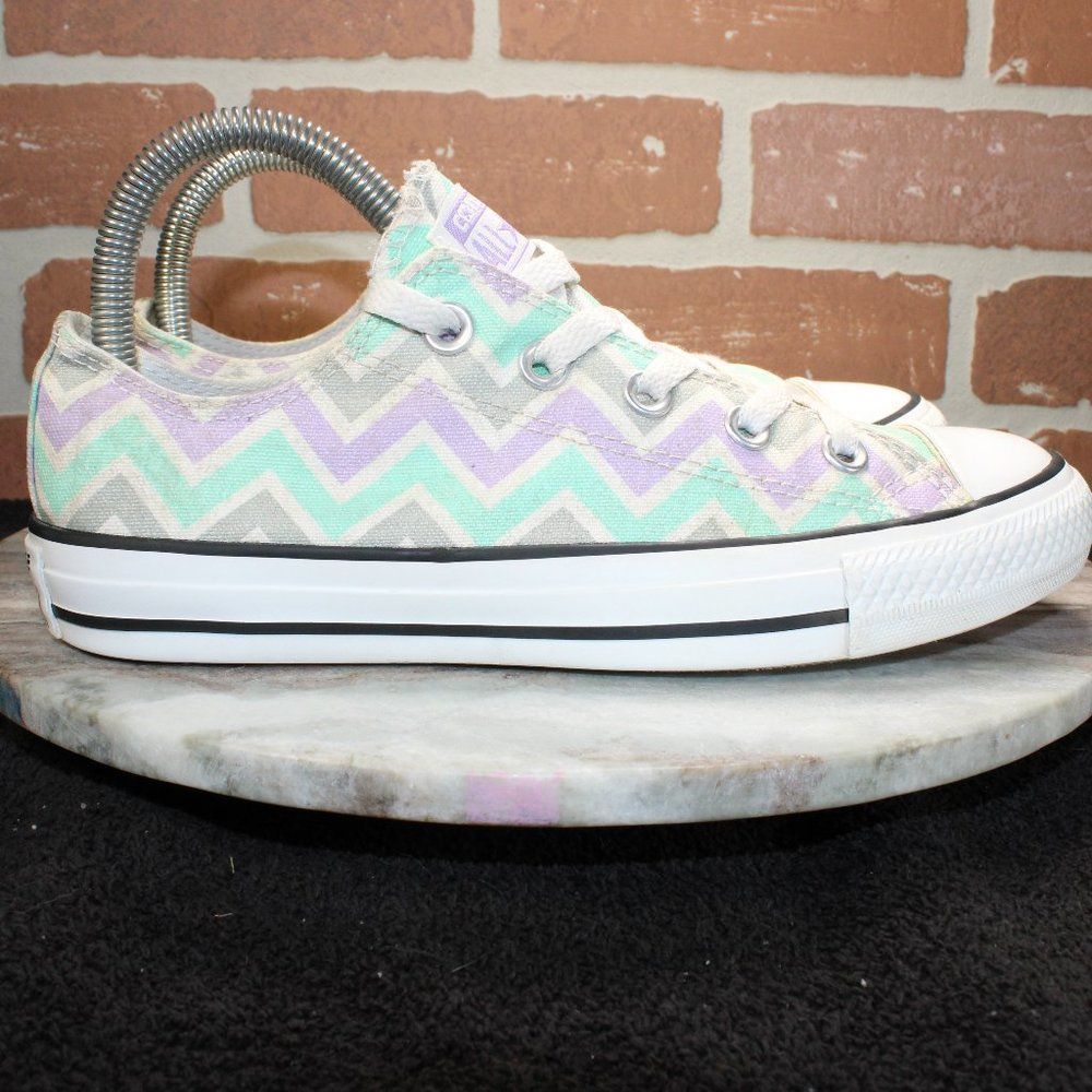 Converse Womens Chuck Taylor All Star Low Shoes Size 6 Athletic Canvas Sneakers.